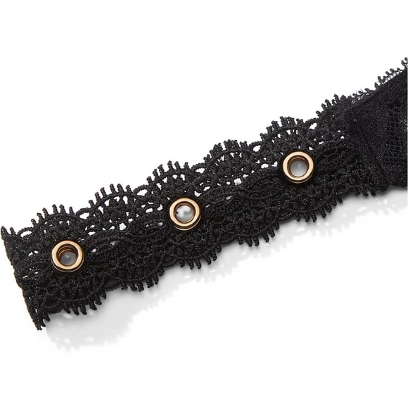 Victoria’s Secret Rose Lace & Grommet V-String Panty - Picture 4 of 4